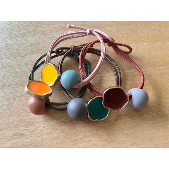 NEW Womens Teens Colored Bauble Unique Hair Ties 4 Pack Stocking Stuffer - Picture 1 of 5